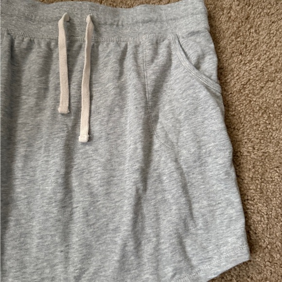 NWOT gap skirt - Picture 3 of 6